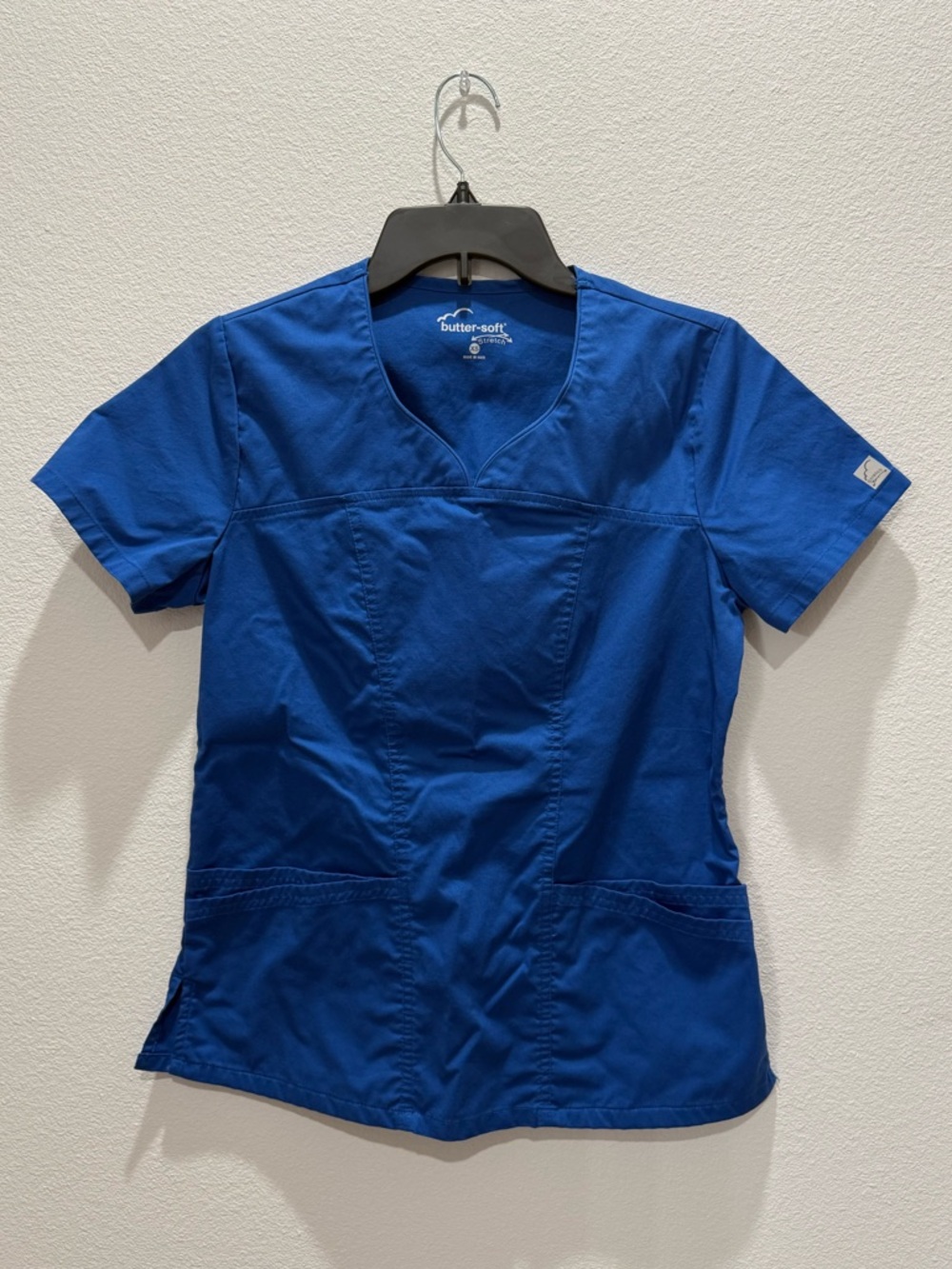 BUTTER-SOFT STRETCH WOMEN'S 4-POCKET SWEETHEART NECK SCRUB TOP XS